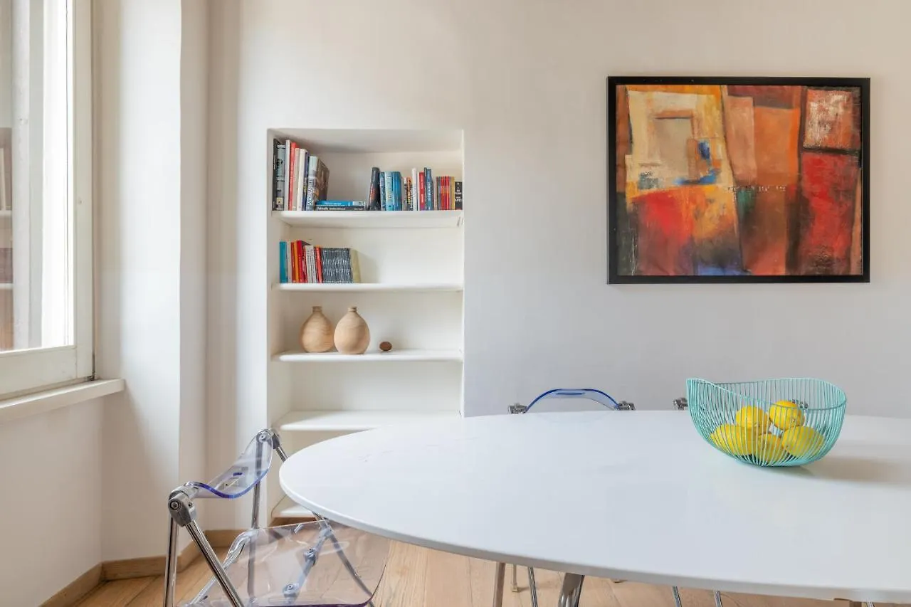 Modern Apartment In Campo De Fiori Rome